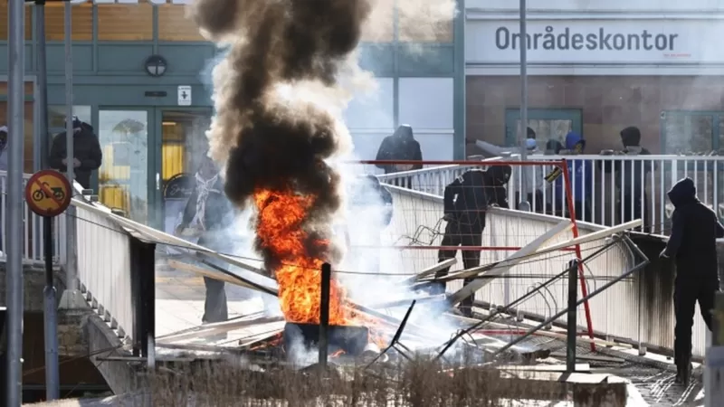 Беспорядки в Норчепинге (Швеция). Фото: BBC News