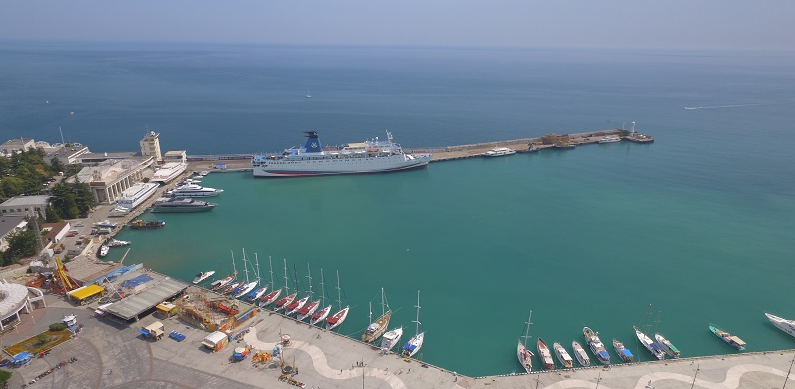 На фото:&nbsp;Ялтинський морський порт